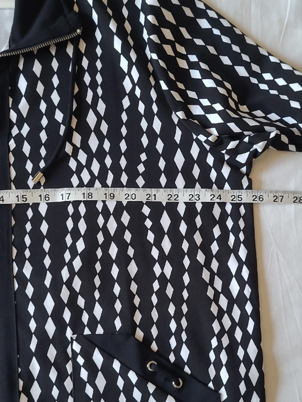 Chico's Black & White Diamond Rain Zip Jacket. Sz. XXL. NWOT.